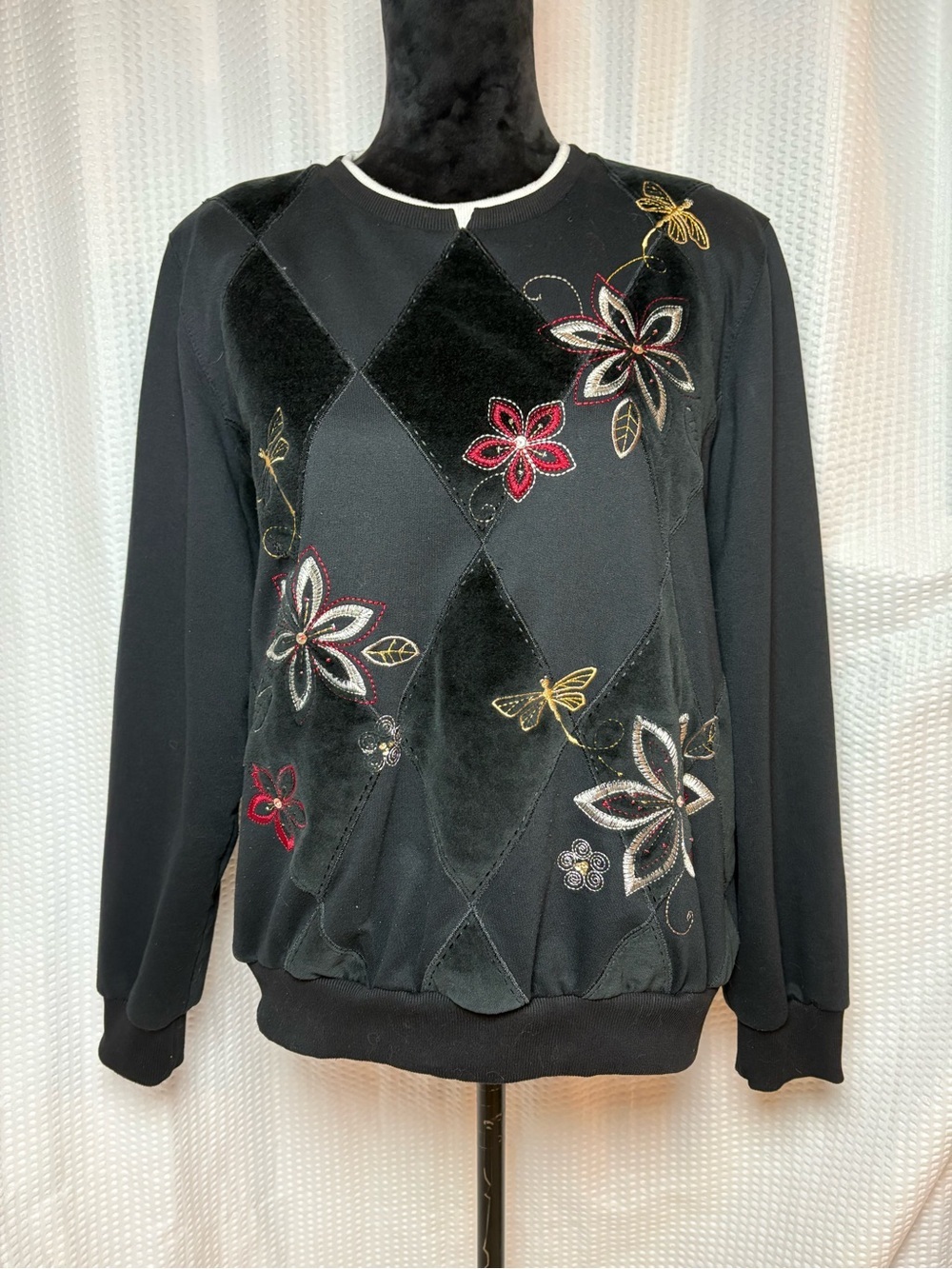 Alfred Dunner VTG black velour sweatshirt quilted diamond floral dragonfly M
